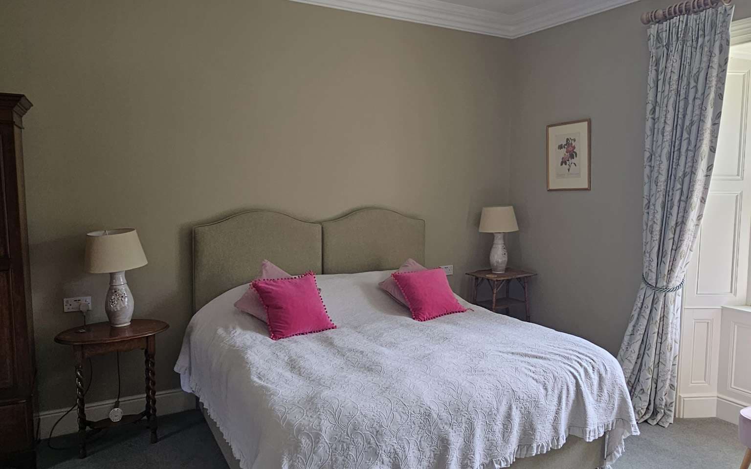 High Views bedroom on the second floor of the 1760 block at Temple House